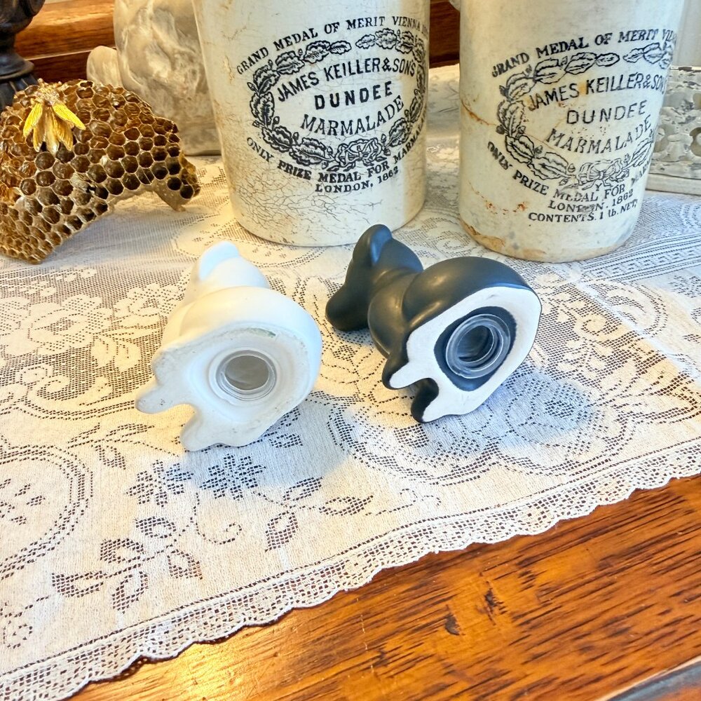 NWT Dog Salt & Pepper Shakers • Ceramic Black & White • Farmhouse - Picture 9 of 10